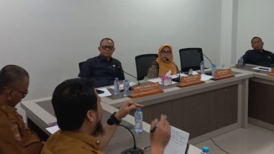 Rapat Kerja Komisi II DPRD Sulbar, Hj. Jumiaty : memastikan program dibiayai APBD memberikan manfaat bagi masyarakat