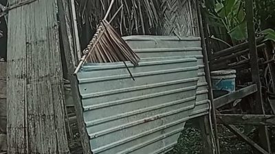 Direktur PT CIAM Beri Bantuan Perbaikan Rumah untuk Pasangan Lansia di Pamboang Majene
