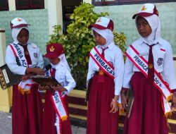 Luar Biasa! Siswi Kelas 2 SDN 41 Rangas Majene Tampil Sempurna Bacakan Teks UUD 1945