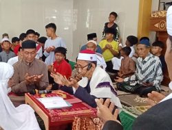 Ikrar Syahadat Terucap di Masjid Besar Nurul Abrar Majene, Sitti Masria Resmi Memeluk Agama Islam