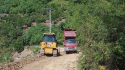 Respon Kebutuhan Warga, PUPRD Sulbar Lakukan Perbaikan Jalan di Dusun Kandang Batu Kalumpang