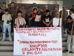 Aksi Unjuk Rasa di DPRD Sulbar, Desak Anggota Dewan Dukung Pengesahan RUU Perampasan Aset